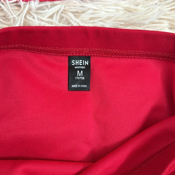 Red skirt and crop top set - Picture 3 of 3